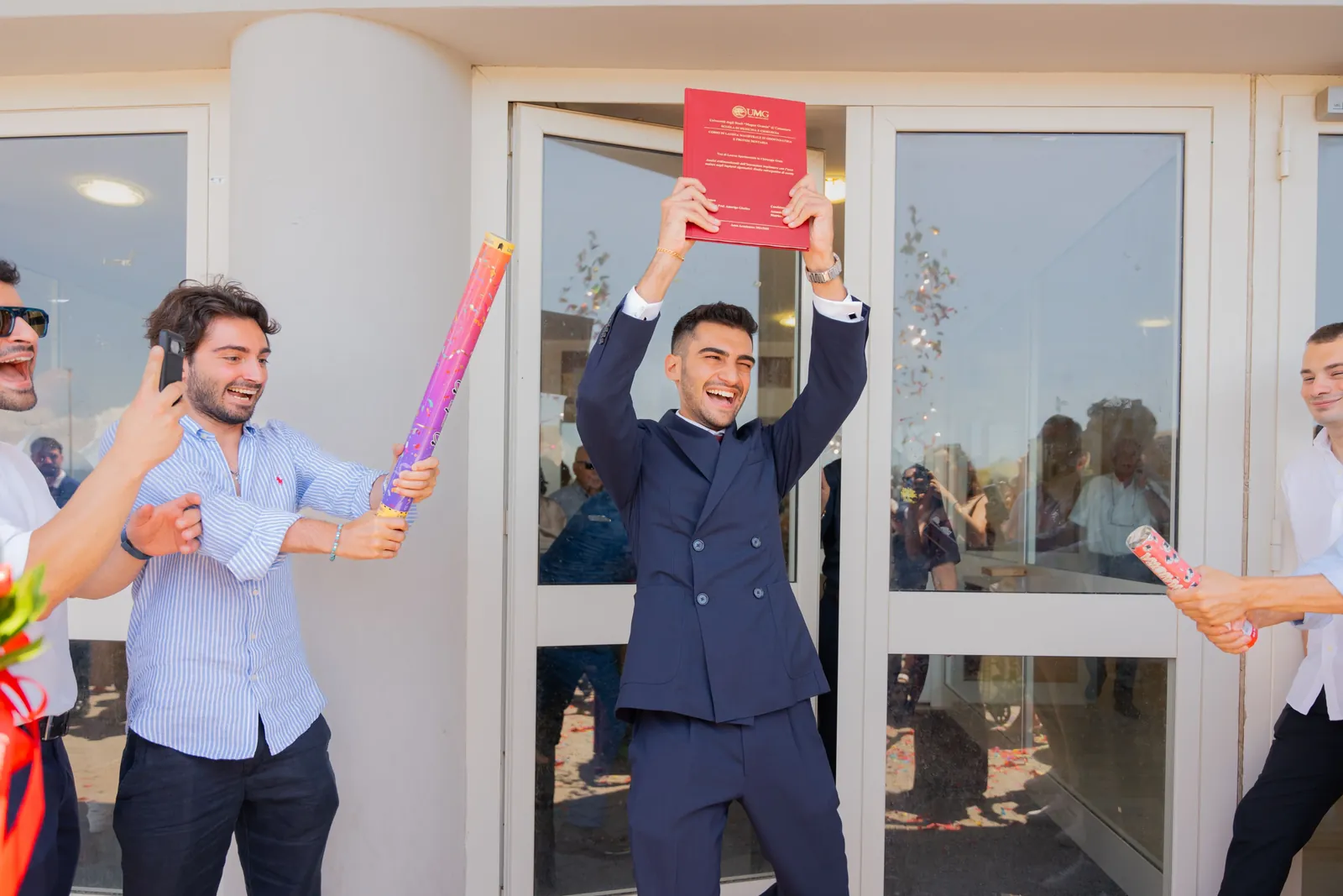 Imagen referencial de graduación